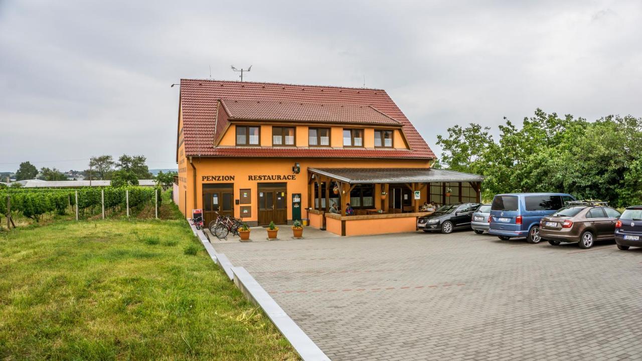 Penzion S Restauraci Na Furhaple Sakvice Bagian luar foto