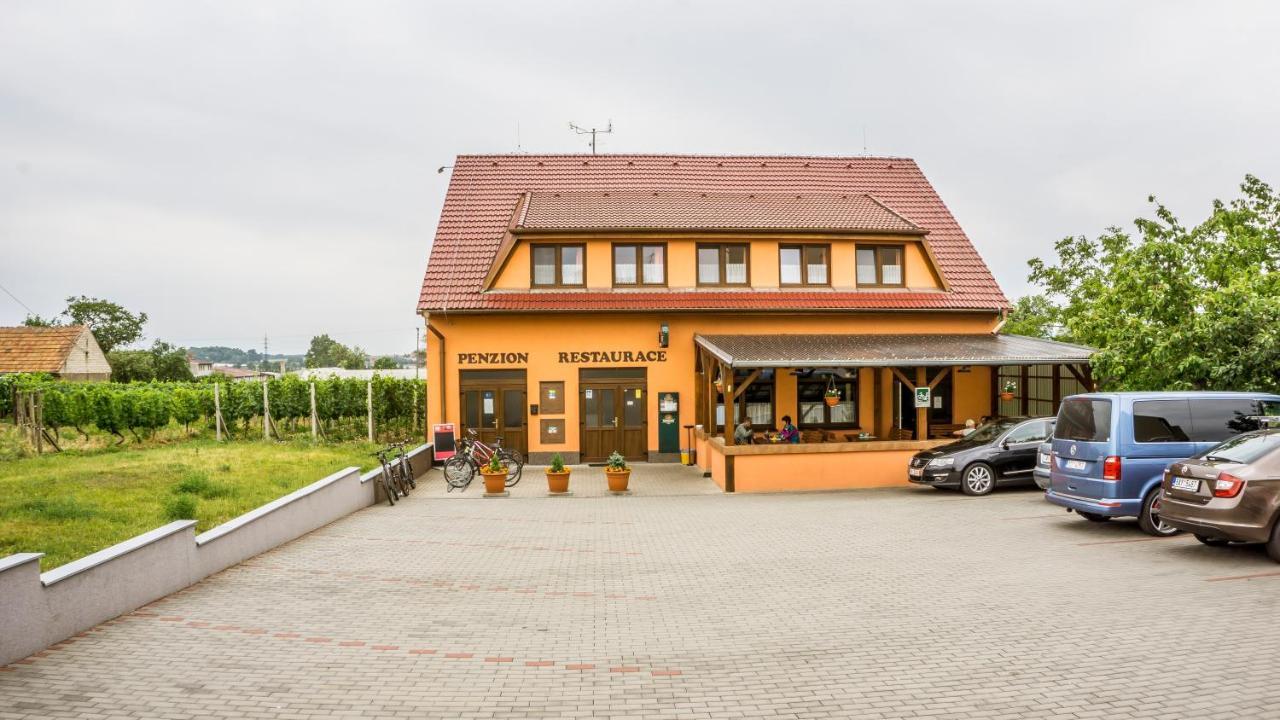 Penzion S Restauraci Na Furhaple Sakvice Bagian luar foto