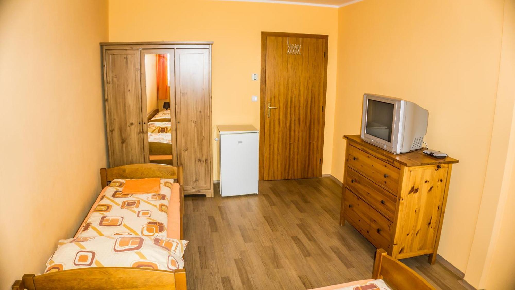 Penzion S Restauraci Na Furhaple Sakvice Bagian luar foto