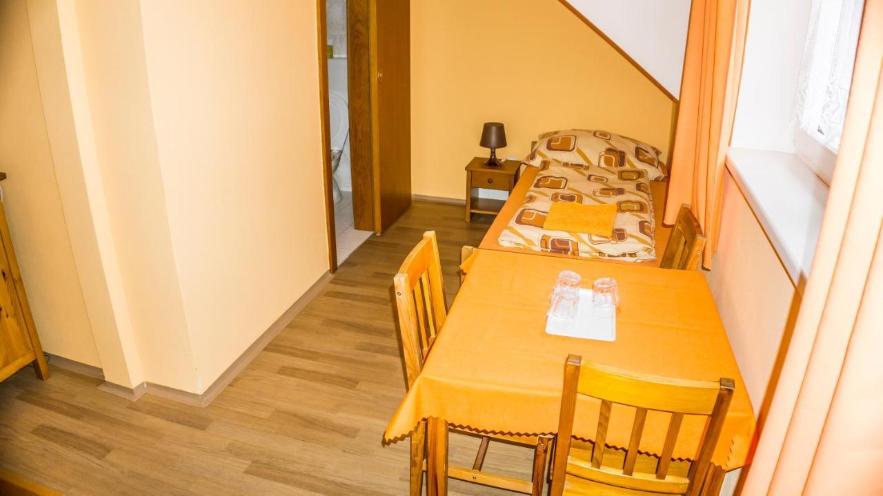 Penzion S Restauraci Na Furhaple Sakvice Bagian luar foto